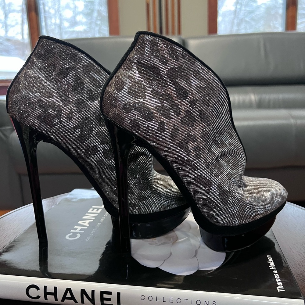 Sparkling booties size 6